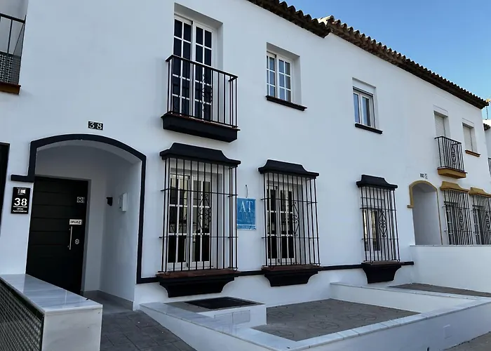 Leon 38 Apartments Private Parking - Eaw Homes