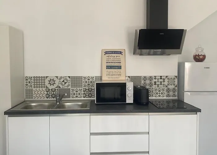 Leon 38 Apartments Private Parking - Eaw Homes *