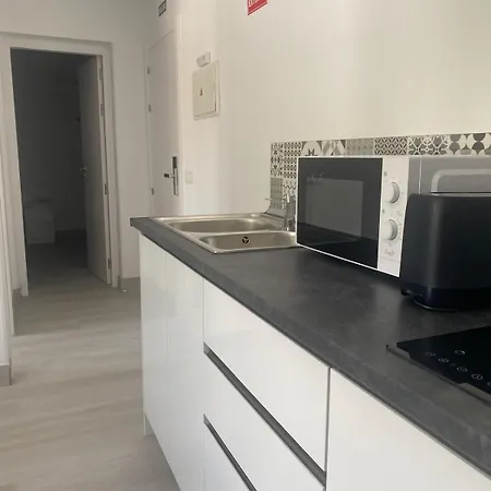 Leon 38 Private Parking - Eaw Homes *