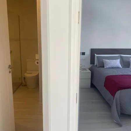Leon 38 Private Parking - Eaw Homes *