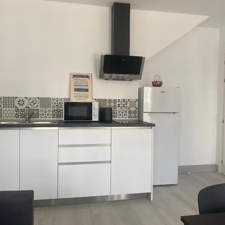 Leon 38 Private Parking - Eaw Homes *