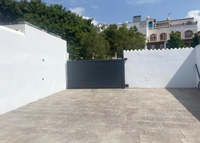 Apartman Leon 38 Apartments Private Parking - Eaw Homes *