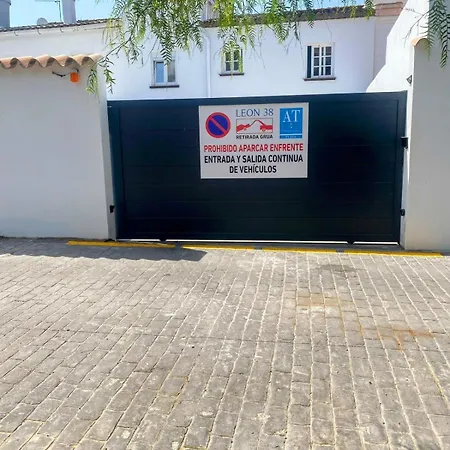Leon 38 Private Parking - Eaw Homes Lejlighed *